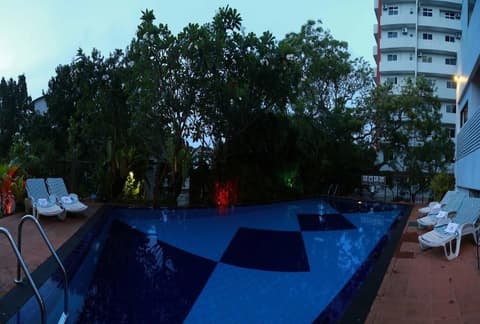 Hotel Sapphire, Pool