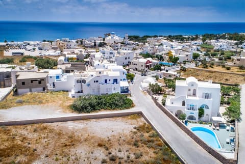 LavaRock Villa, Exterior