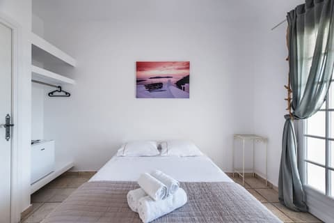 LavaRock Villa, Room