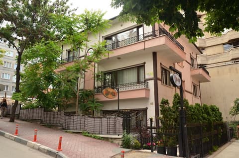 Deeps Hostel, Front of property