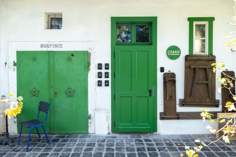 Czakó Bed & Breakfast, Front of property