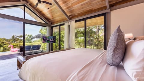 Villa Escape Burasari, Room