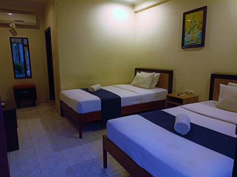 Catur Adi Putra Hotel, Room