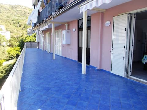 I FIORI DI DONNA ESTER, Terrace/patio