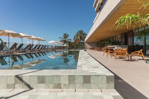 Ritz Barra de São Miguel, Pool
