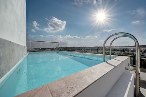 Quadro Hotel, Trademark Collection By Wyndham, Rooftop pool