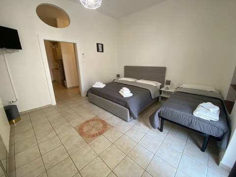 Newhouse Class 2, Room