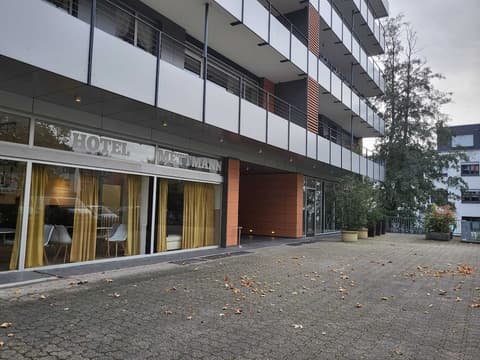 Hotel Mettmann, Front of property