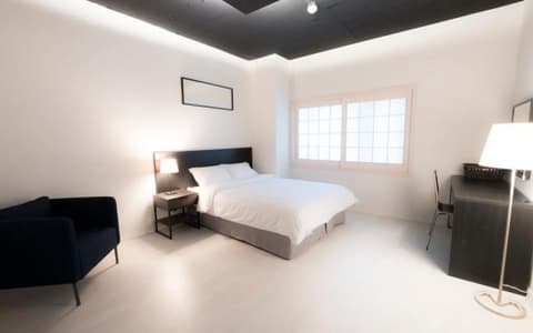 Canvas Black Guesthouse, Room