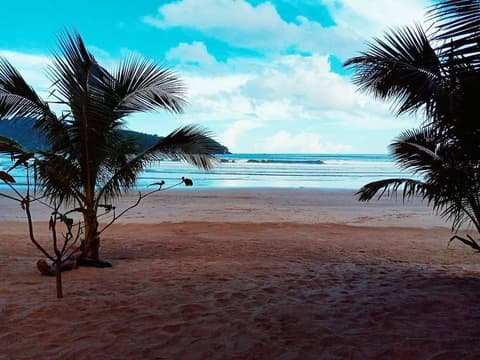 Zhaya's Beach and Cottages, Front of property