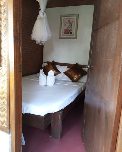 Zhaya's Beach and Cottages, Room