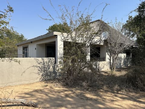 Leadwood Tree Safari Lodge, Exterior