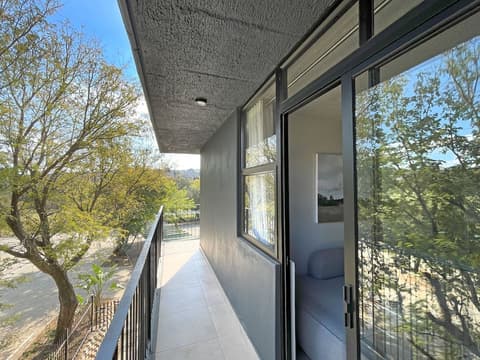 Circa Aparthotel by Totalstay, Balcony