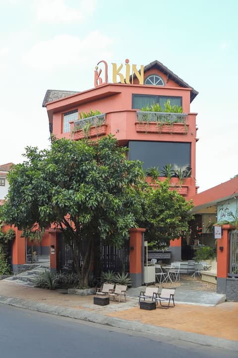 KIN WANDER TRUNG SON, Exterior