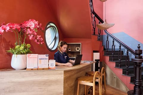 KIN WANDER TRUNG SON, Reception