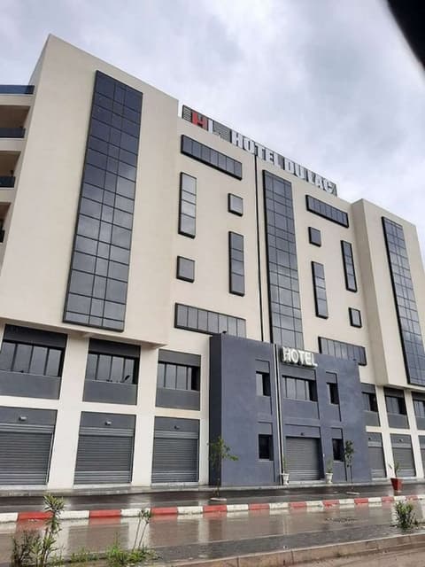 Hôtel du Lac Béjaïa, Front of property