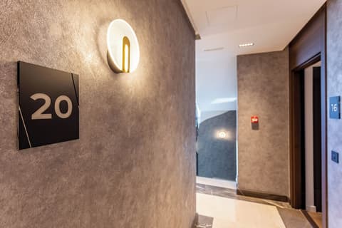 The Residence 59, Interior entrance