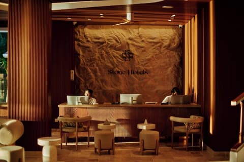 Stone Hotel Dhiffushi, Lobby