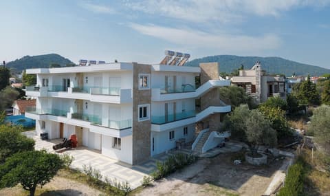 Sweet Home Apartments, Front of property