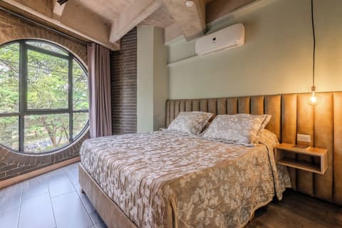 B 48 Living by B Rent, Room