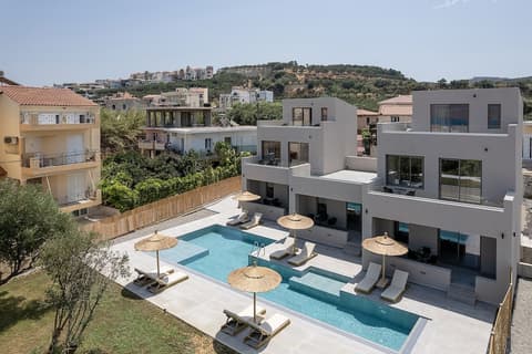 Casa Nostos, Exterior