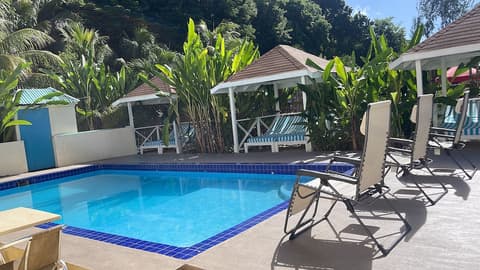 Point Bay Resort, Outdoor pool