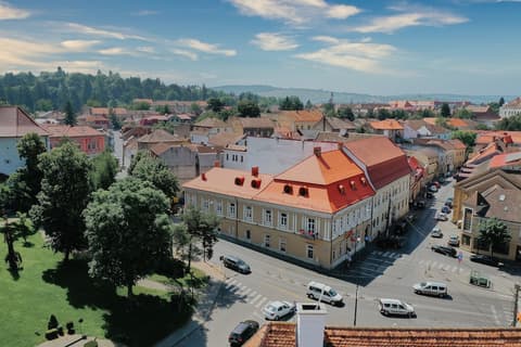 Haller Boutique, Exterior