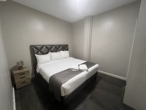 Empire 1 Celinastraat Paramaribo, Room