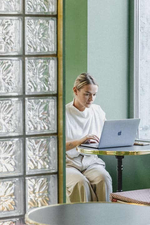 Hôtel Mila, Reception