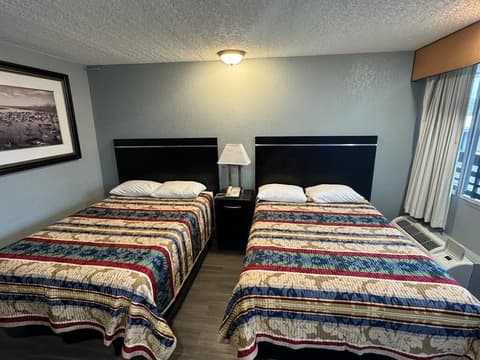 Midtown Lodge, Room