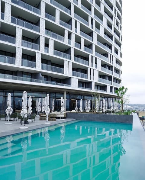 Executive apartment at Ellipse Waterfall, Pool