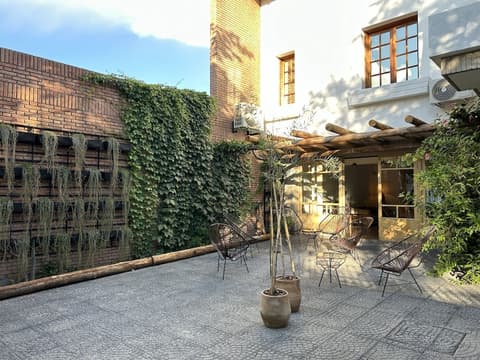 Oeste Suites, Exterior