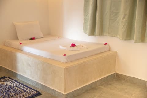 Paje White House, Room