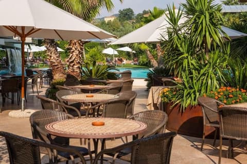 Color Hotel Style, Design & Gourmet, Outdoor dining