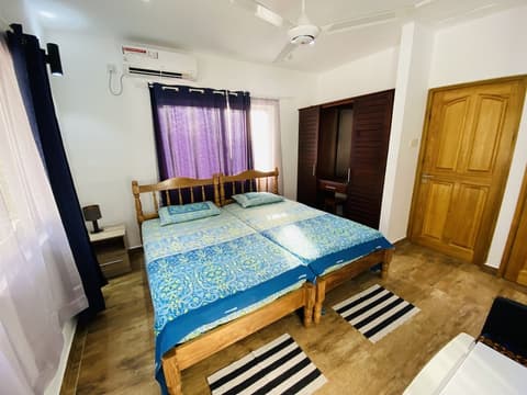 Oceanic View Apartments, Room