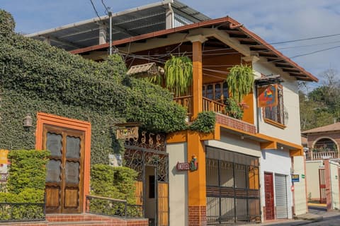 hotel itzae, Exterior