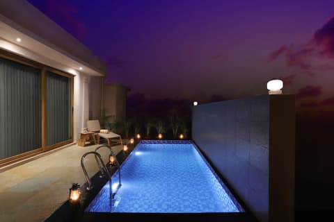 Lemon Tree Wildlife Resort Kanha, Private pool