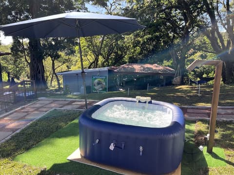 Villazul 2, Outdoor spa tub