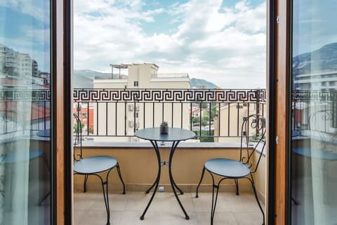 Hotel Vladimir, City view