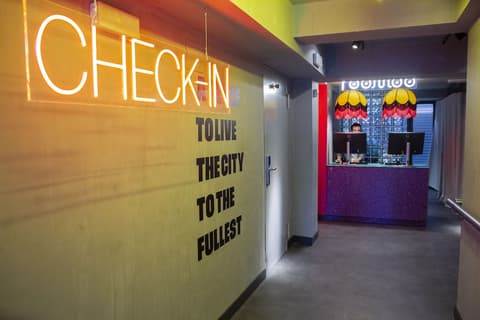 room00 Valencia Hostel, Reception