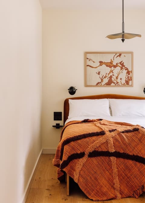 Locke de Santa Joana, Room