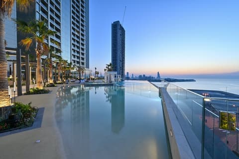 Onyx Rotana, Infinity pool