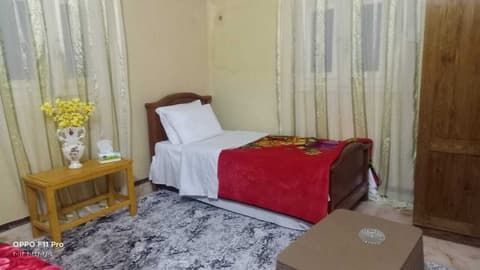 tut amun guest house, Room