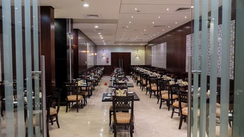 Al Safwah Hotel Tower 3, Buffet