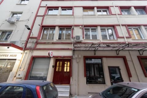 Bauhaus by halu!, Exterior