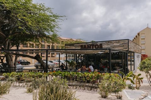 Casa Del Mar Beach Resort, Food and drink