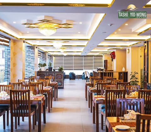Tashi Yid Wong Grand, Restaurant