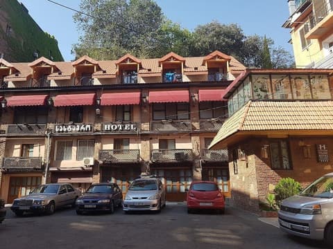 Old Castello Hotel And Sheesha Cafe, 