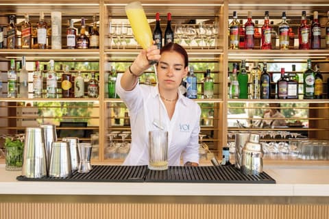 VOI Tanka Selected, Poolside bar