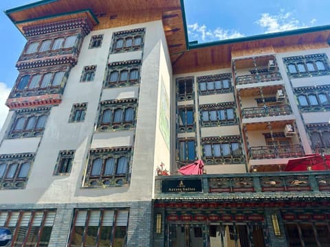 Access Suites, Exterior